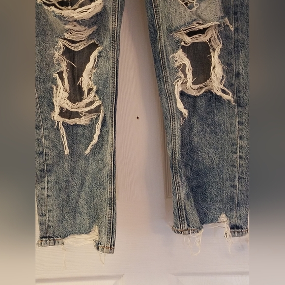 American Eagle Women's Distressed Ripped Washed Blue Jeans Size 4 Short - Picture 5 of 15